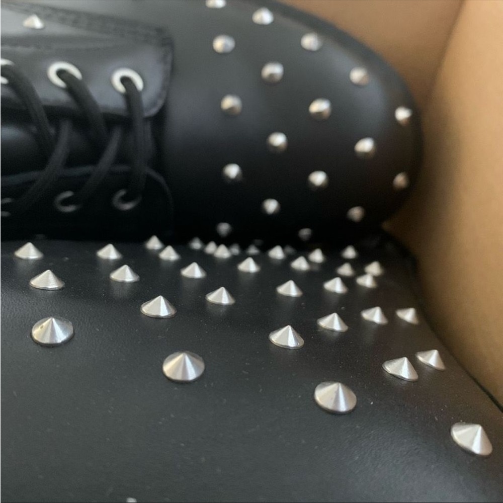 Dr. Martens Studded Combat Boots Size 5 - NEW IN BOX - Picture 6 of 8